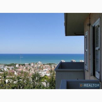Элитная недвижимость в Италии на море, вилла в Монтесильвано (PE)