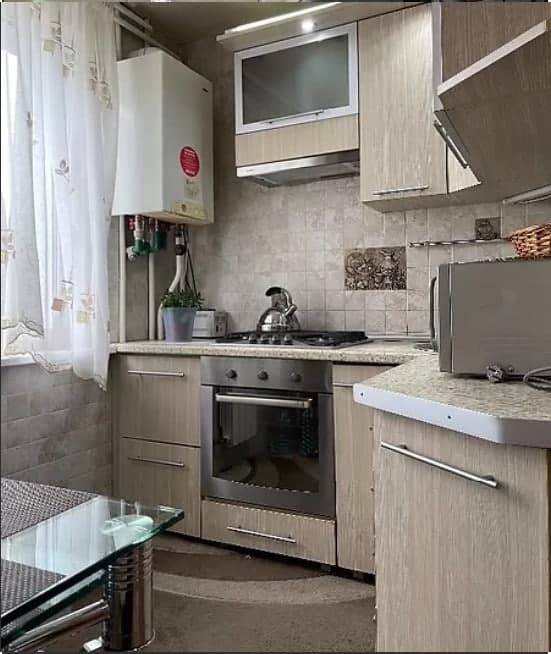 Продам 3 комнатную квартиру с ремонтом метро Академика Барабашова