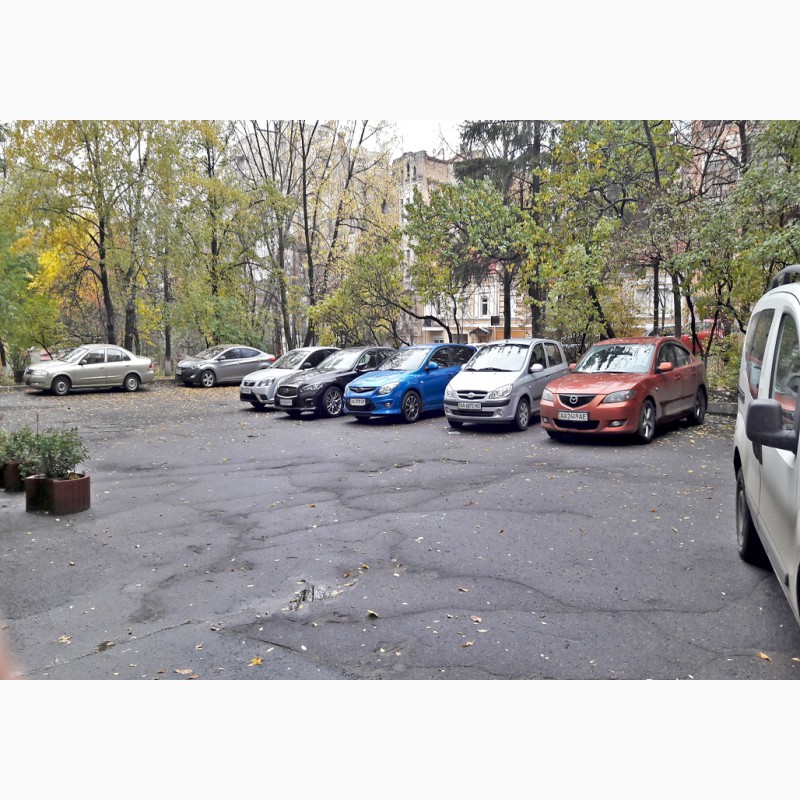 Фото 11. Без комиссии купить квартиру в центре Киева рядом с парком с фонтаном