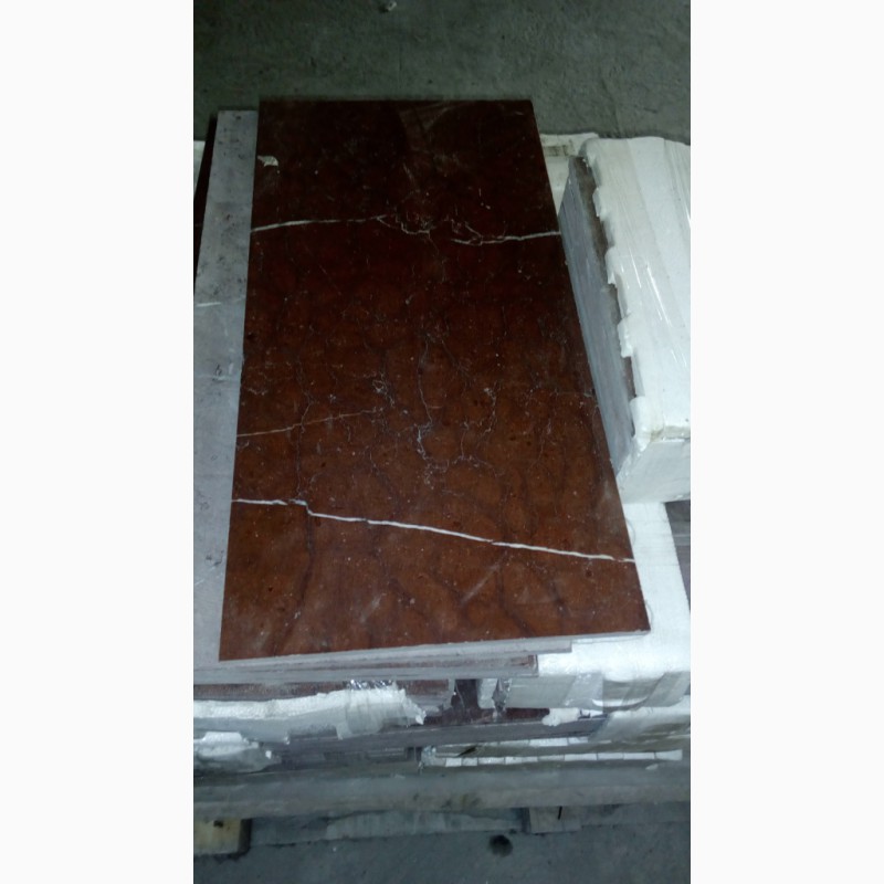 Фото 10. Десять миллиметров толщина мраморной плитки на метро Петровка