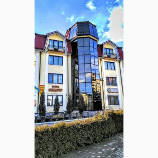 Готель (діючий) у центрі курортного міста Трускавець, S-1135кв.м. (12 номерів)