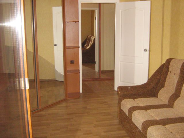 Фото 2. 2 ком квартиру на Лисковской 2/71 с мебелью и быттехникой в хорошем состоянии продам