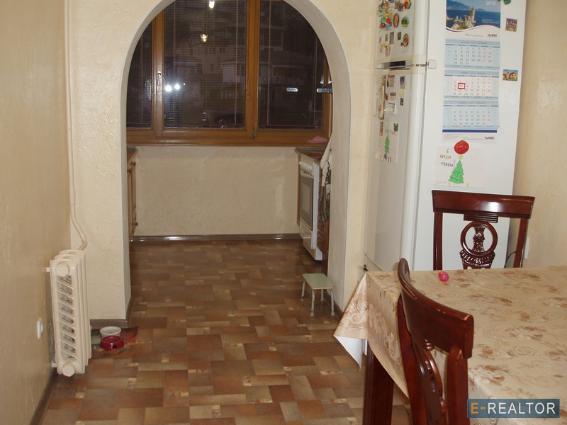 Фото 3. Продам 3-х комнатную квартиру в Ялте с ремонтом и мебелью