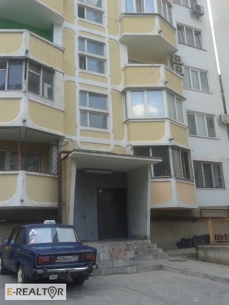 Фото 3. Продажа 3-х комнатной квартиры в Ялте в районе 2-й школы