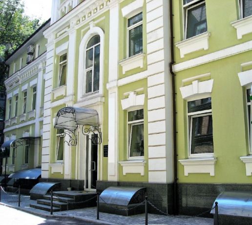 Фото 10. В самом центре, продам здание 3 этажа рядом с Харьковским городским советом