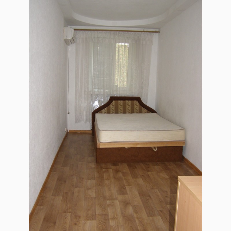 Фото 5. 2-комнатная квартира с большой пристройкой, 1-й этаж, ул.Филатова