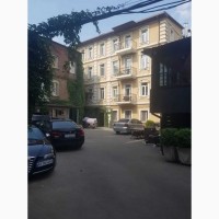 Продам. 2-к.кв. под офис 42 м.кв., 1/4, ул.Короленко