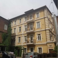 Продам. 2-к.кв. под офис 42 м.кв., 1/4, ул.Короленко