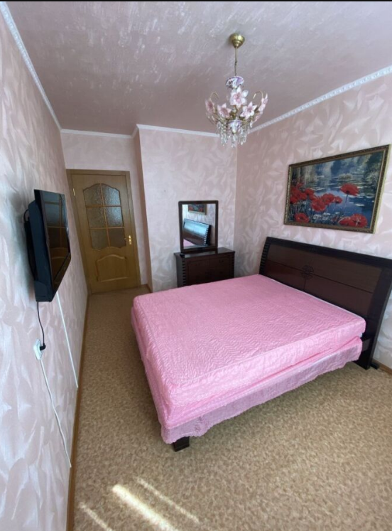Продам 3 комнатную квартиру с капремонтом на Салтовке в 656 м/районе